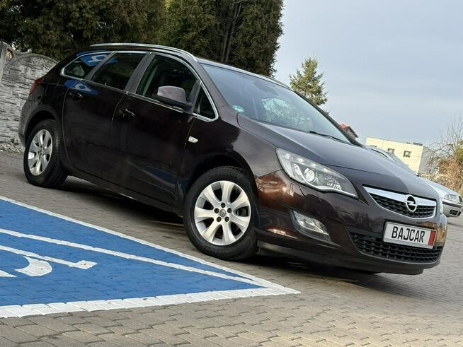 Opel Astra * Podgrzewana kierownica * Climatronic * Podgrz. siedzenia * Autom. św