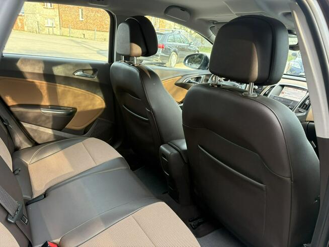 Opel Astra * Podgrzewana kierownica * Climatronic * Podgrz. siedzenia * Autom. św