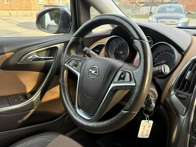 Opel Astra * Podgrzewana kierownica * Climatronic * Podgrz. siedzenia * Autom. św