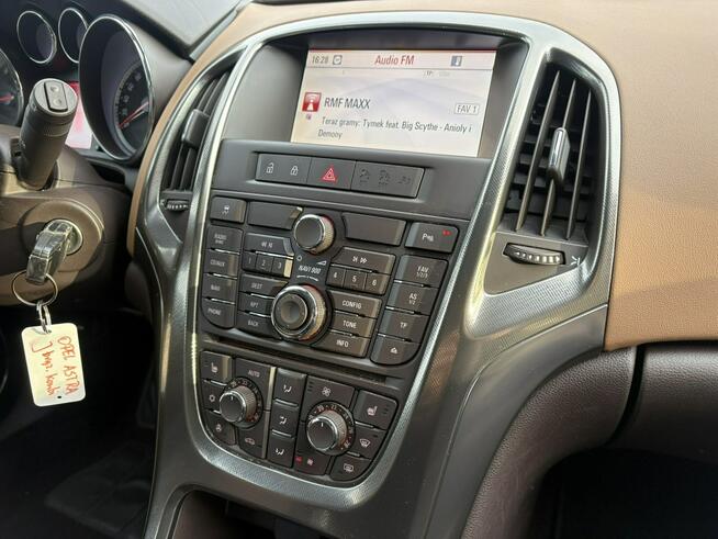 Opel Astra * Podgrzewana kierownica * Climatronic * Podgrz. siedzenia * Autom. św