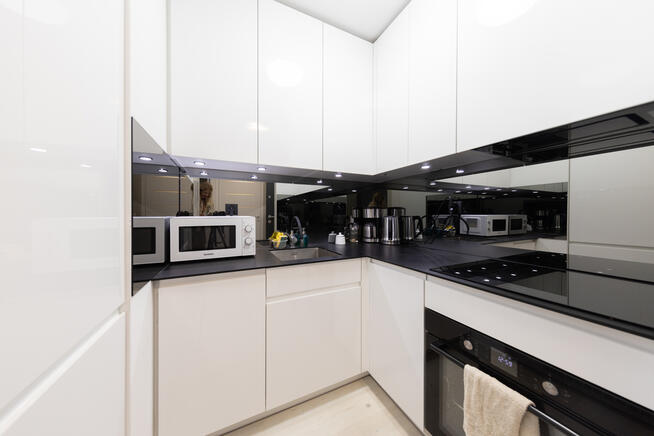 TĘCZOWA | kawalerka z sypialnią, dostępny garaż