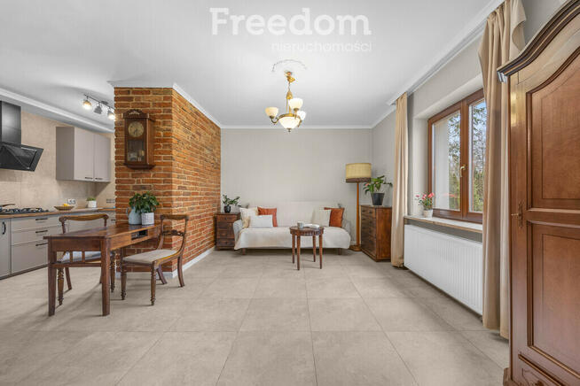 Przestronny dom wolnostojący 225m² w Magdalence