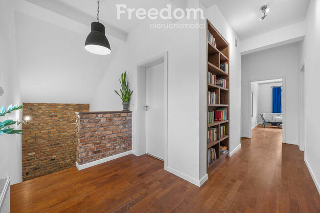 Przestronny dom wolnostojący 225m² w Magdalence