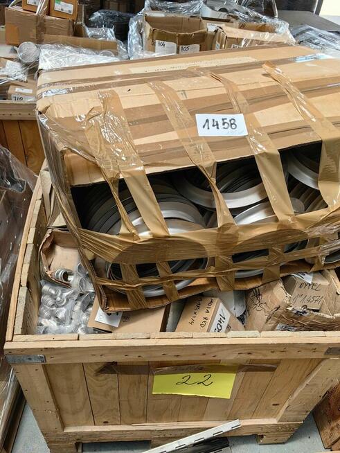 Zapasy magazynowe: armatura ze stali nierdzewnej i kwasoodpo