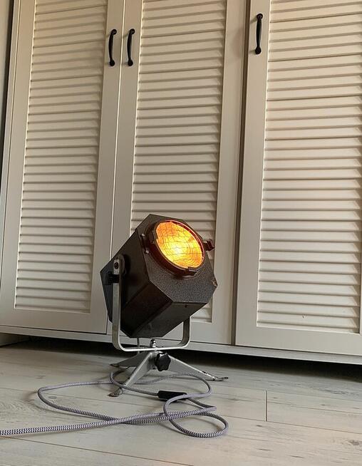 Lampa z okresu PRL teatralna LOFT