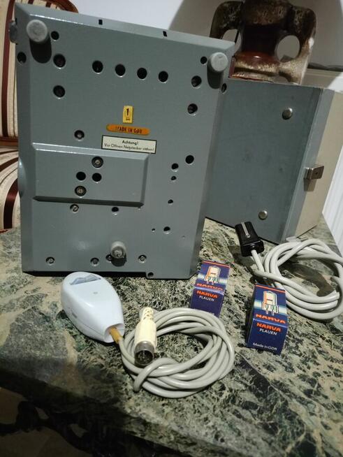 Zabytkowy Rzutnik slajdów PENTACON z pilotem Vintage