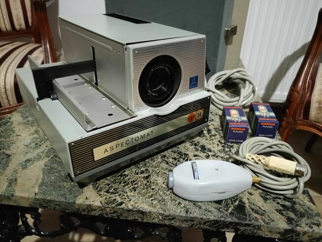 Zabytkowy Rzutnik slajdów PENTACON z pilotem Vintage