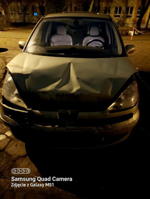 Peugeot 807 uszkodzony