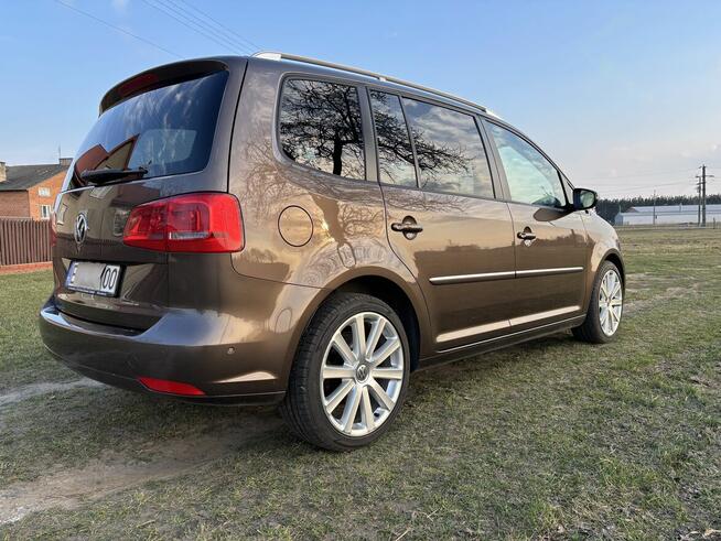 Zadbany VW Touran w zestawie koła na zimę