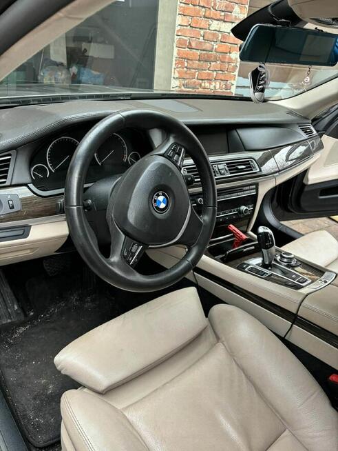 Auto na sprzedaż z uszkodzonym silnikiem