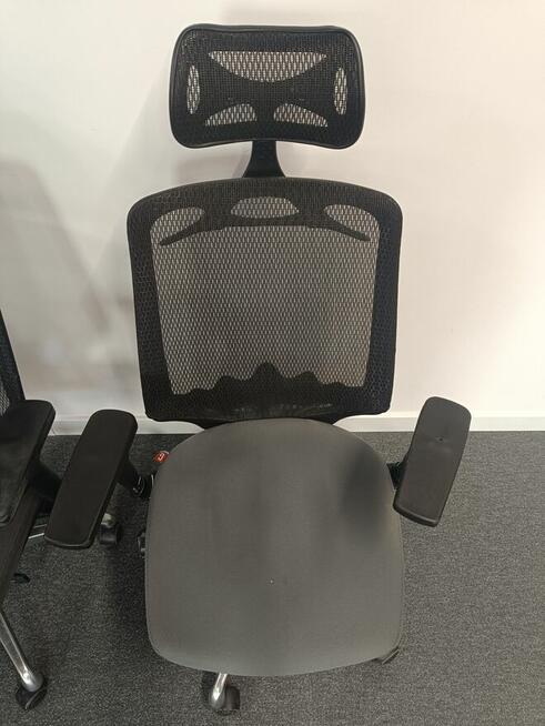 Oddam za darmo dwa fotele biurowe (stan zły)