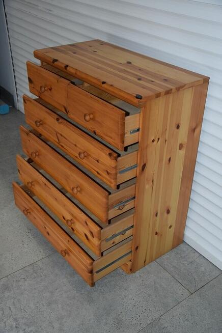 komoda z szufaldami z drewna sosnowego