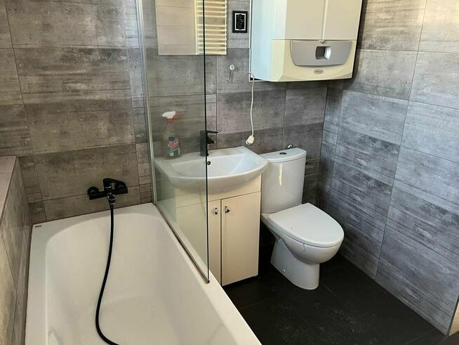 Dom wolnostojący w centrum Pogwizdowa.