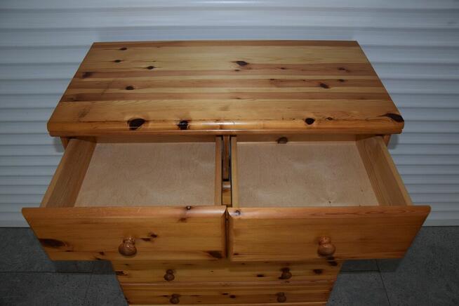 komoda z szufaldami z drewna sosnowego