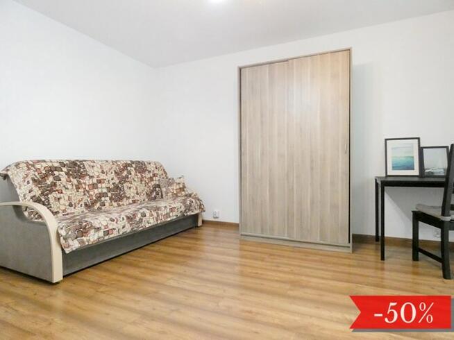 Jasny pokój z Internetem, Strzelców 9