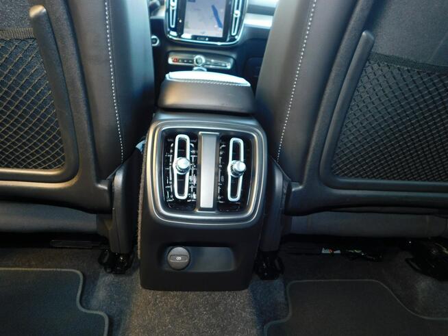 Volvo XC 40 Skóra Kamera Panorama Dach Model 2021r