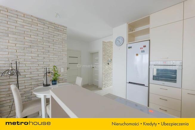 Dwupoziomowe mieszkanie z balkonem w Legionowie