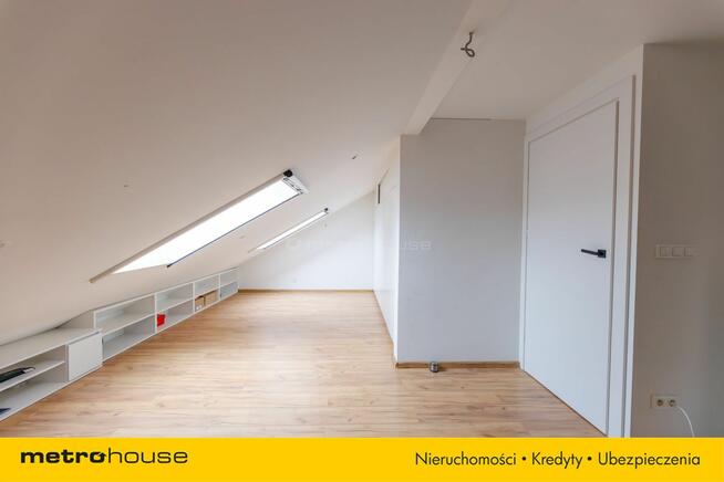 Dwupoziomowe mieszkanie z balkonem w Legionowie