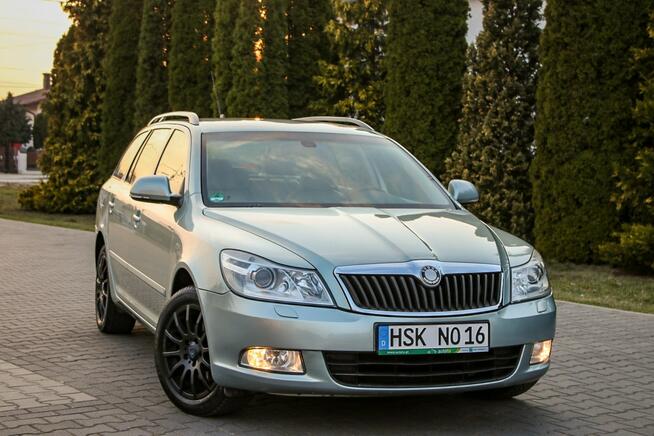 Škoda Octavia 122KM Nawigacja Ksenon Tempomat CarPlay Klimatronik Parktronik