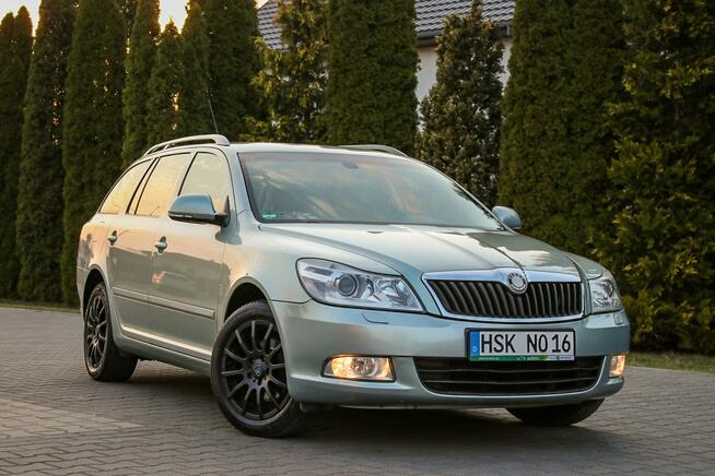 Škoda Octavia 122KM Nawigacja Ksenon Tempomat CarPlay Klimatronik Parktronik