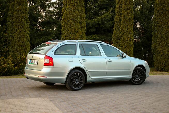 Škoda Octavia 122KM Nawigacja Ksenon Tempomat CarPlay Klimatronik Parktronik