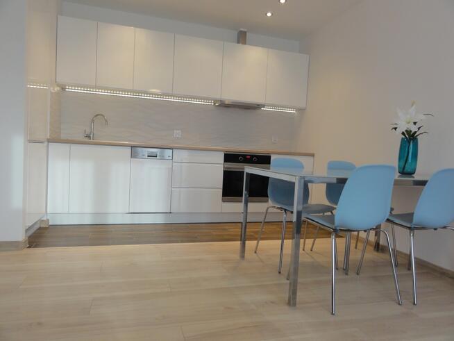 Wynajem-mieszkanie z miejscem garażowym i komórką