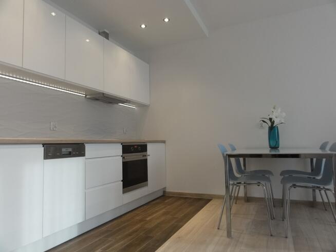 Wynajem-mieszkanie z miejscem garażowym i komórką