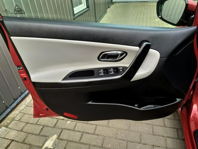 Kia Cee'd 1.6 Gdi Xenon Navi Kamera PDC Grzane Fotele i Kierownica Zarejestr.