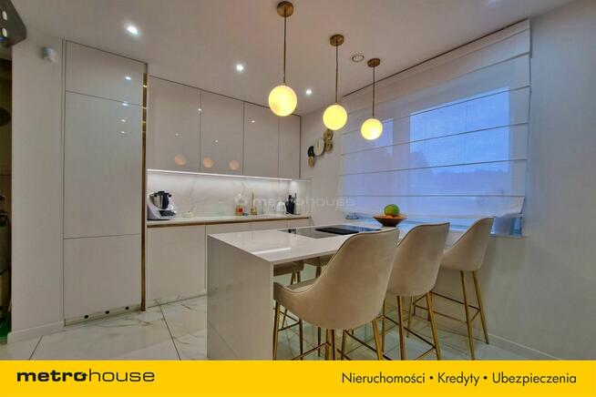 Luksusowy dom na sprzedaż w spokojnej okolicy.