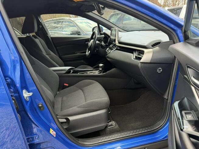 Toyota C-HR 1,8 selection full LED hybryda