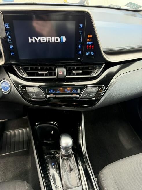Toyota C-HR 1,8 selection full LED hybryda