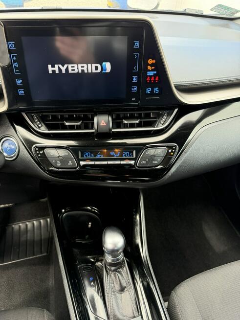 Toyota C-HR 1,8 selection full LED hybryda