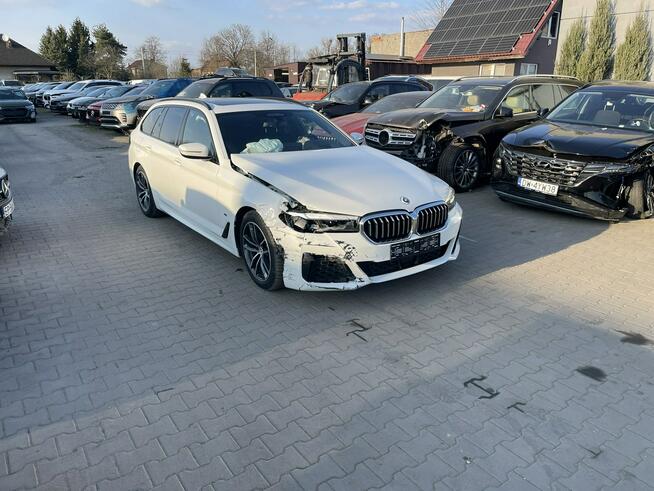 BMW 520 Mpakiet XDrive mHEV Skóra Kamera Pamięć Panorama HAK 190KM
