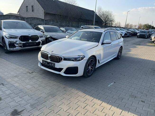 BMW 520 Mpakiet XDrive mHEV Skóra Kamera Pamięć Panorama HAK 190KM