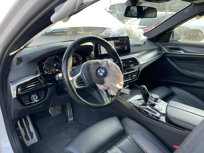BMW 520 Mpakiet XDrive mHEV Skóra Kamera Pamięć Panorama HAK 190KM