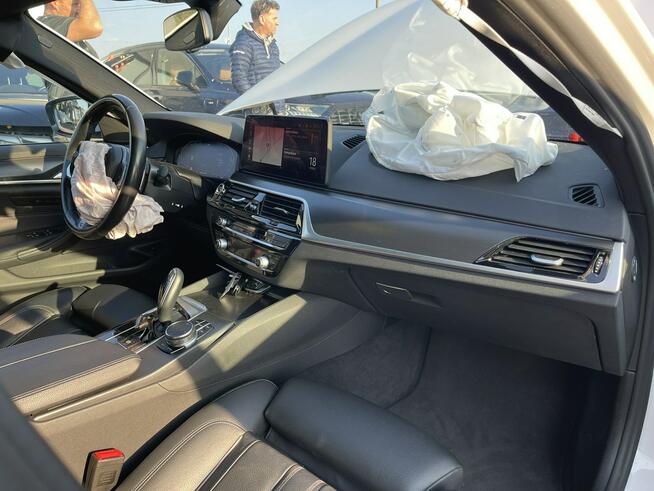 BMW 520 Mpakiet XDrive mHEV Skóra Kamera Pamięć Panorama HAK 190KM