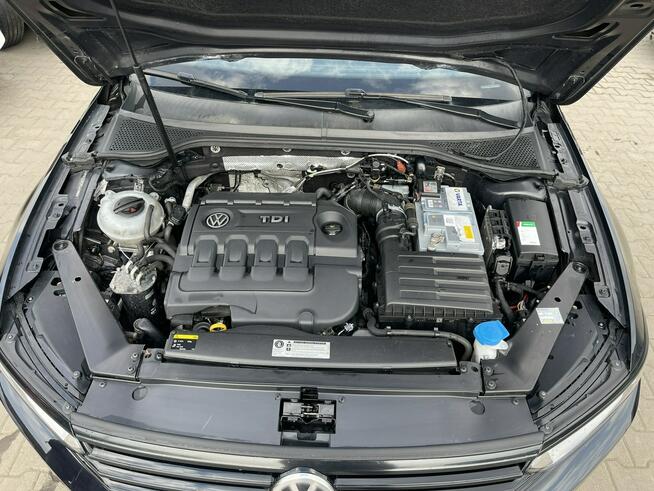 Volkswagen Passat Variant Highline Automat Podgrzewanie Skóra MOMO 150KM