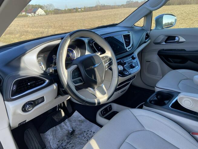 Chrysler Pacifica Hybryda Plug-In/Bogata wersja/Biały środek/Ekrany w zagłówkach/ACC