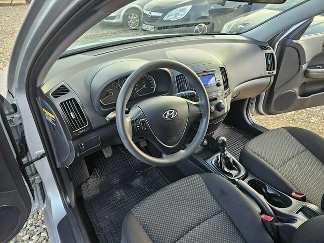 Hyundai i30 Opłacony Zdrowy Zadbany z Klimatyzacją 2 Kmpl Kół po Serwisie 1 WŁ