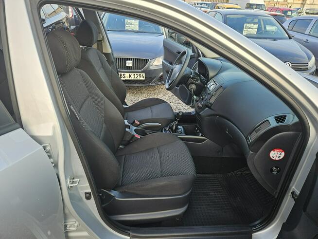 Hyundai i30 Opłacony Zdrowy Zadbany z Klimatyzacją 2 Kmpl Kół po Serwisie 1 WŁ