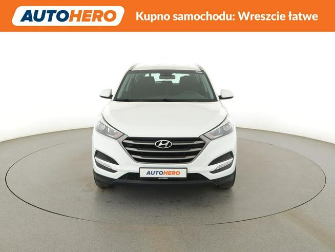 Hyundai Tucson navi klimatyzacja grzane fotele kamera i czujniki parkowania hak