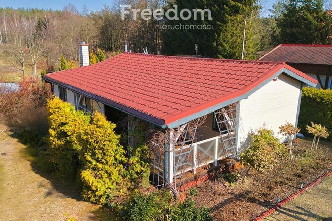 Prywatna linia brzegowa, pomost i domek