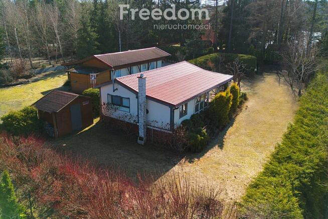 Prywatna linia brzegowa, pomost i domek