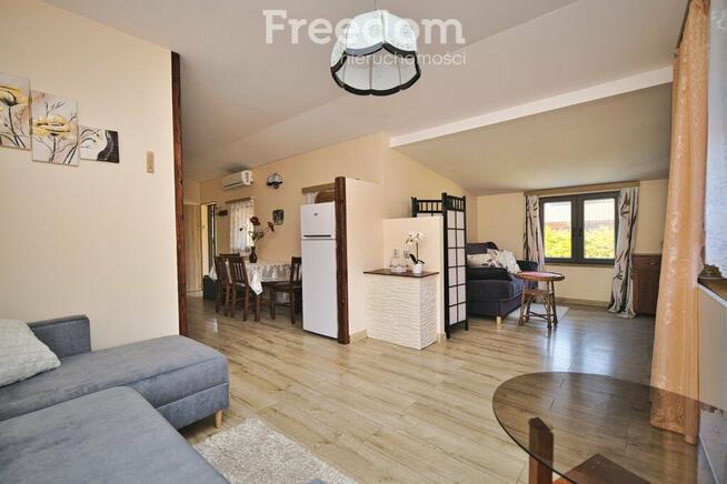 Prywatna linia brzegowa, pomost i domek