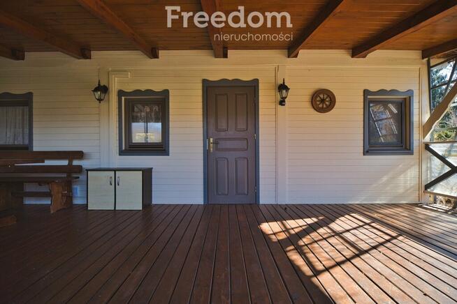 Prywatna linia brzegowa, pomost i domek