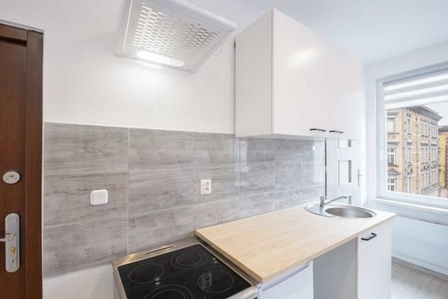 Jasna, funkcjonalna kawalerka, Katowicka 120