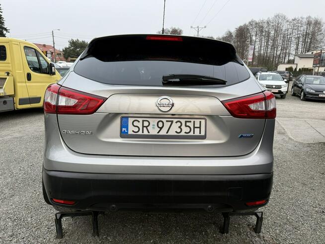 Nissan Qashqai Nowy Rozrząd . Nowe Opony . Panorama dach . Niski przebieg.