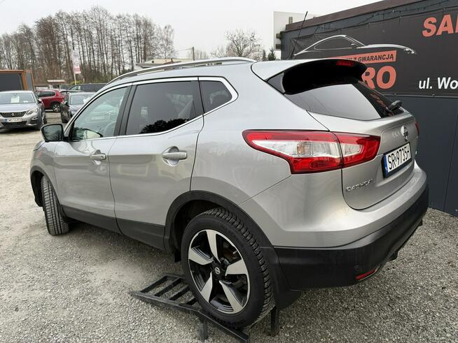 Nissan Qashqai Nowy Rozrząd . Nowe Opony . Panorama dach . Niski przebieg.
