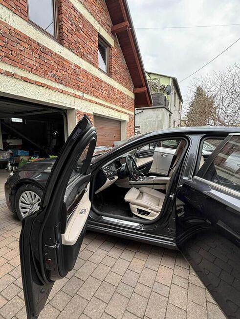 Auto na sprzedaż z uszkodzonym silnikiem