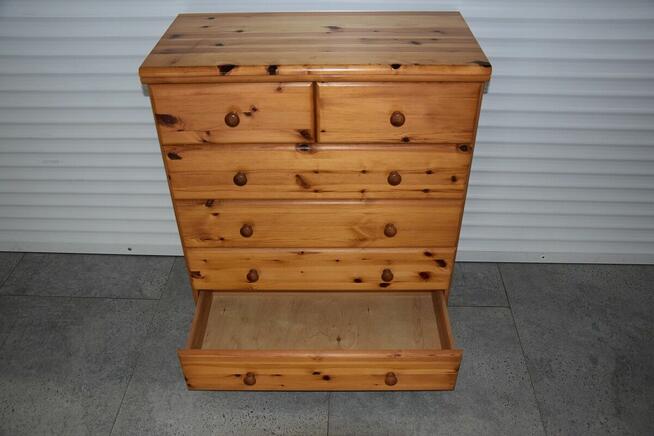 komoda z szufaldami z drewna sosnowego